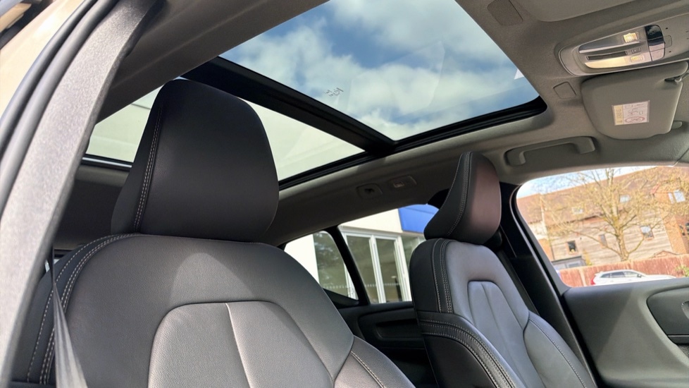 Used Volvo XC40 2025 for sale - 77962216: Photo 25