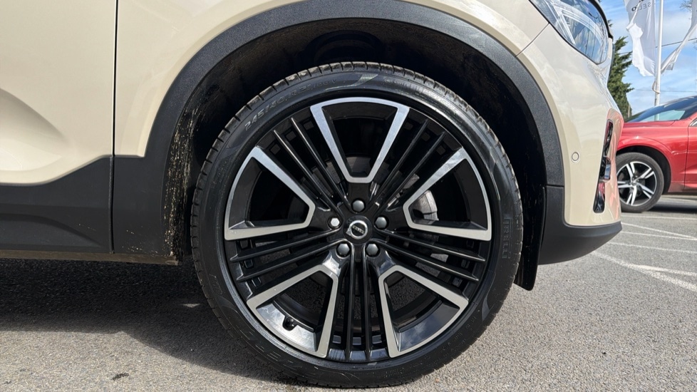 Used Volvo XC40 2025 for sale - 77962216: Photo 9