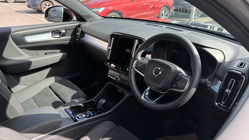 Used Volvo XC40 2025 for sale - 78209731: Photo 4