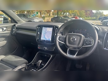 Used Volvo XC40 2023 for sale - 76231433: Photo