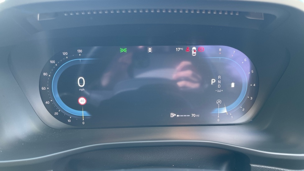 Used Volvo XC40 2025 for sale - 76680570: Photo 11