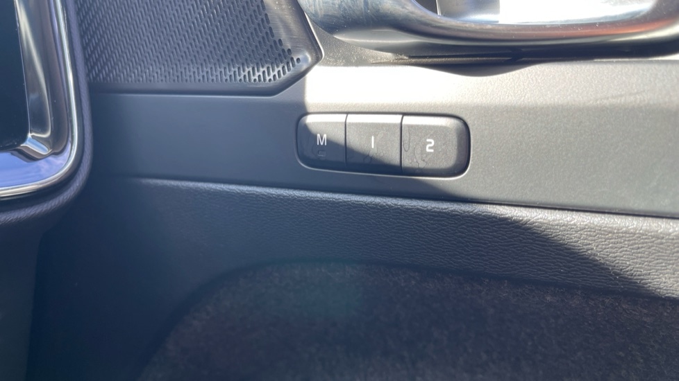 Used Volvo XC40 2025 for sale - 76680570: Photo 17