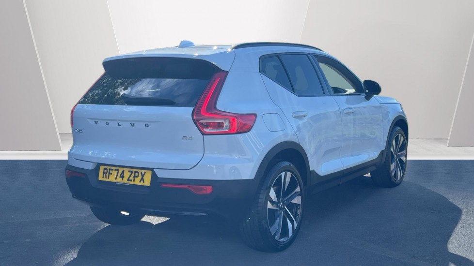 Used Volvo XC40 2025 for sale - 76680570: Photo 2