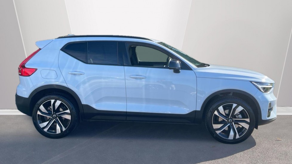 Used Volvo XC40 2025 for sale - 76680570: Photo 3