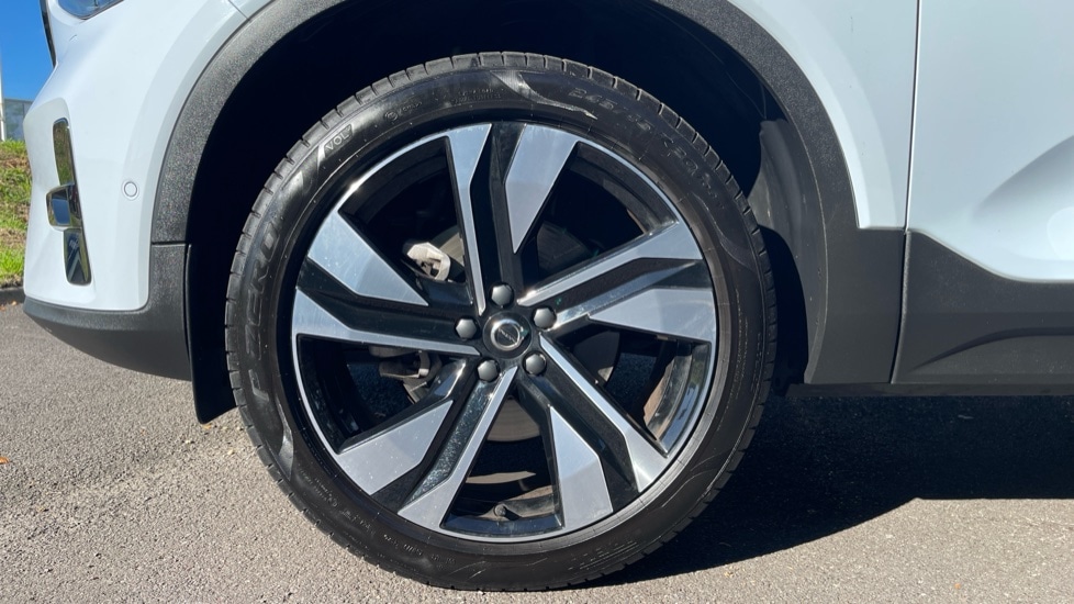 Used Volvo XC40 2025 for sale - 76680570: Photo 9