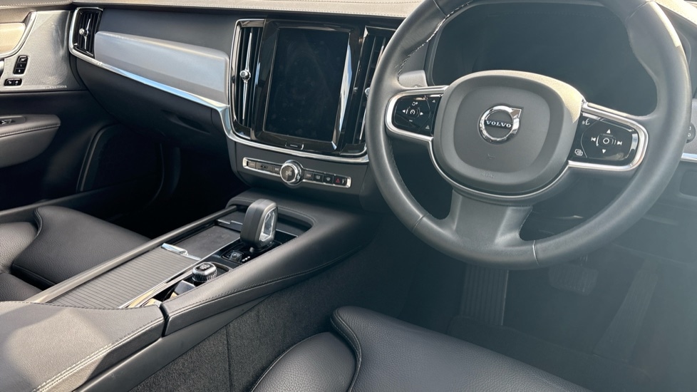Used Volvo V90 2023 for sale - 76676482: Photo 4