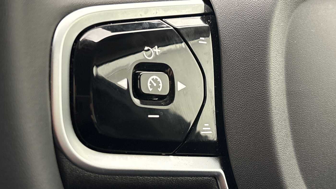 Used Volvo XC60 2025 for sale - 78139314: Photo 25