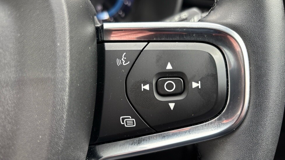 Used Volvo XC40 2023 for sale - 77962222: Photo 21