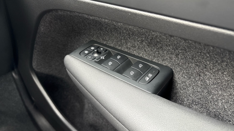 Used Volvo XC40 2023 for sale - 77962222: Photo 23