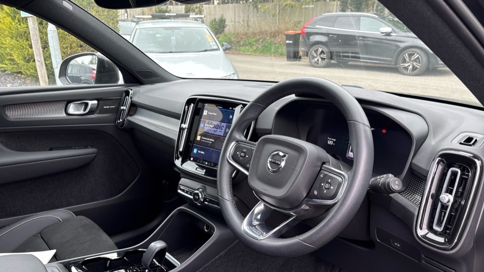 Used Volvo XC40 2023 for sale - 77962222: Photo 4