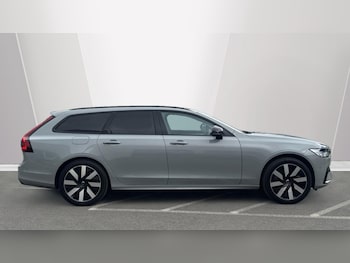 Used Volvo V90 2025 for sale - 77446199: Photo