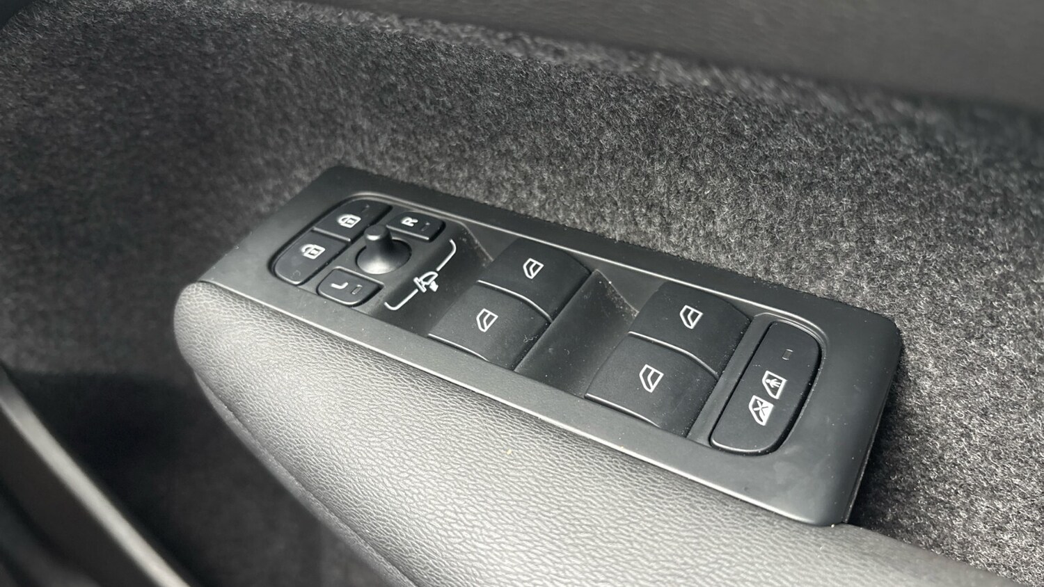 Used Volvo XC40 2024 for sale - 76677444: Photo 25