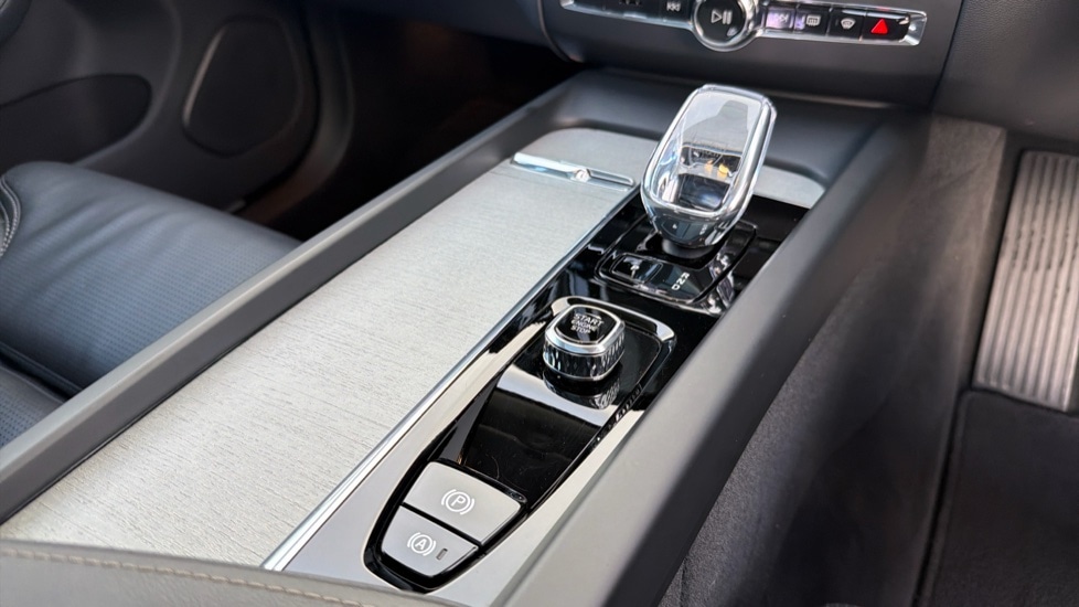 Used Volvo XC60 2025 for sale - 77417431: Photo 25