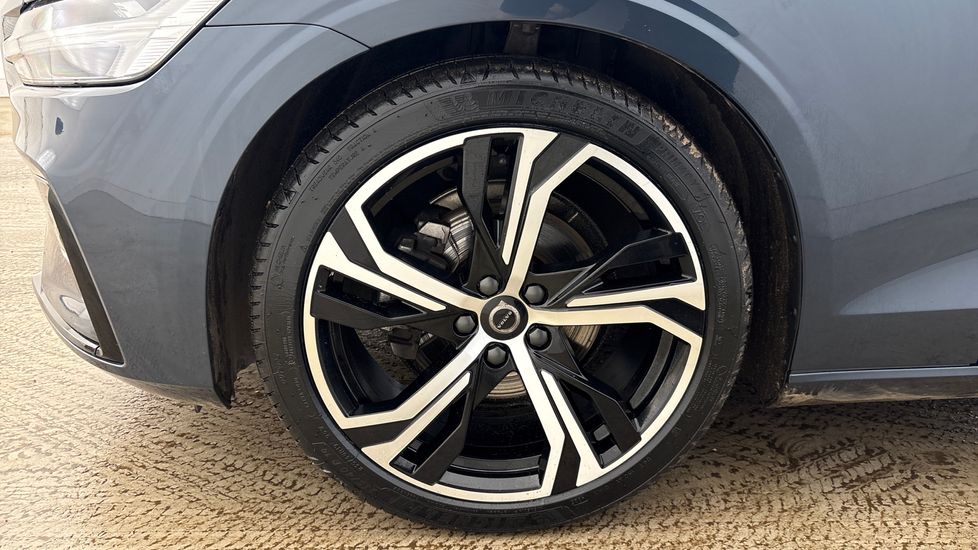 Used Volvo V60 2025 for sale - 77789600: Photo 4