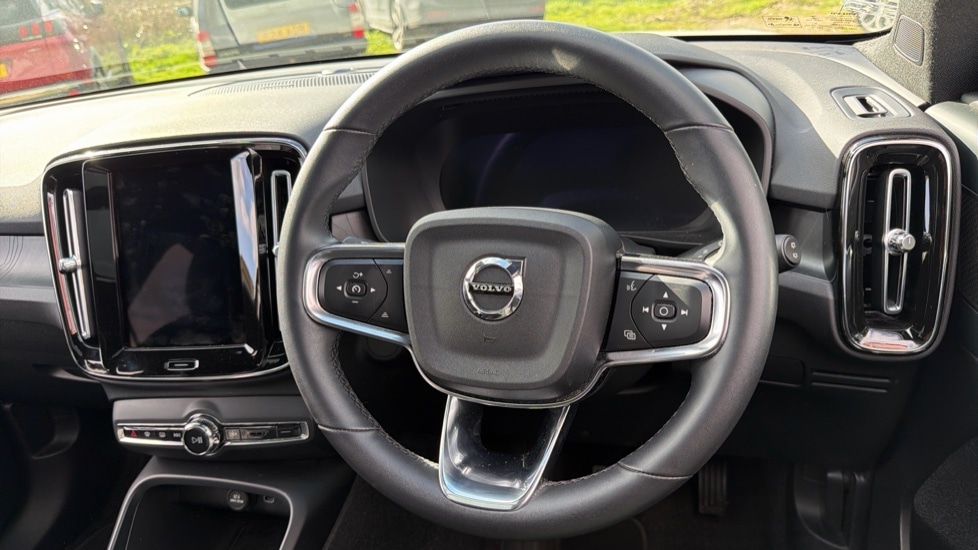 Used Volvo XC40 2022 for sale - 77872003: Photo 10