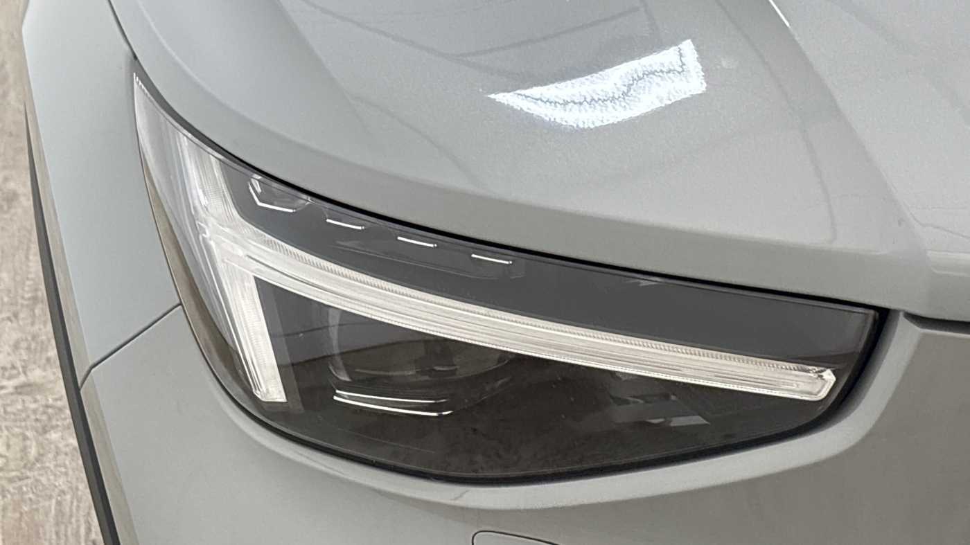 Used Volvo XC40 2025 for sale - 77237182: Photo 15