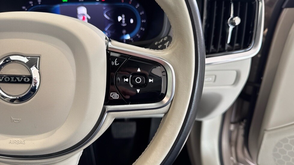 Used Volvo V90 2023 for sale - 76676317: Photo 21