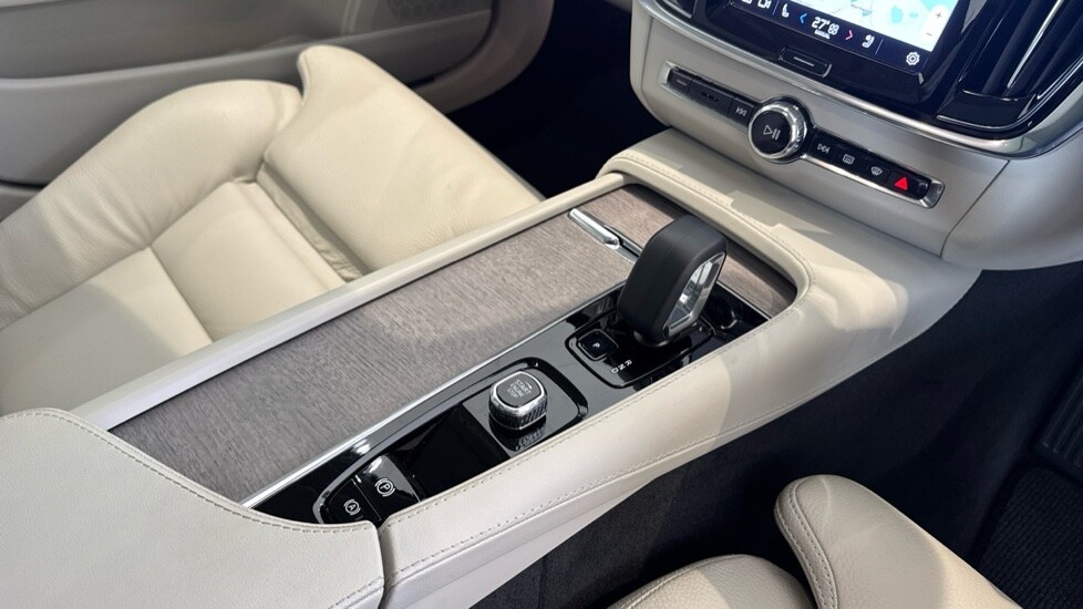 Used Volvo V90 2023 for sale - 76676317: Photo 25