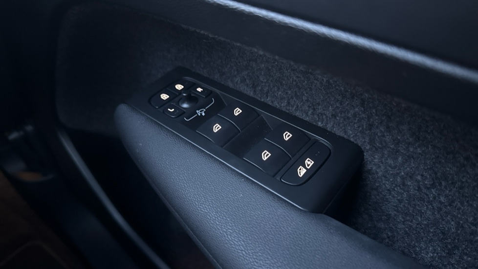 Used Volvo EX40 2025 for sale - 77945922: Photo 22