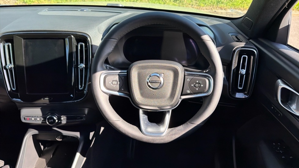 Used Volvo XC40 2024 for sale - 78198645: Photo 10