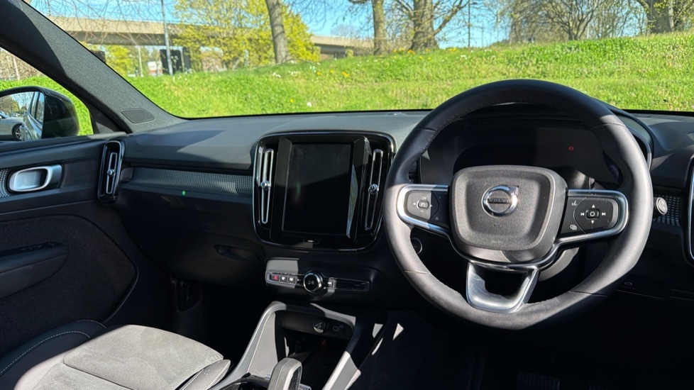 Used Volvo XC40 2024 for sale - 78198645: Photo 4