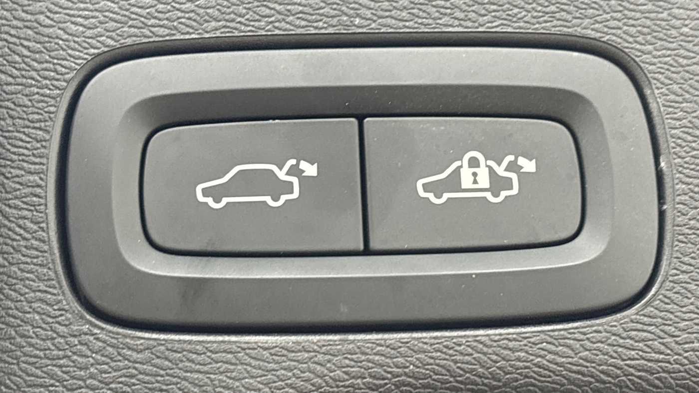 Used Volvo XC60 2025 for sale - 77251405: Photo 19