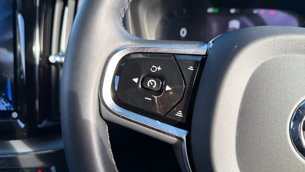 Used Volvo XC60 2023 for sale - 76908555: Photo 19