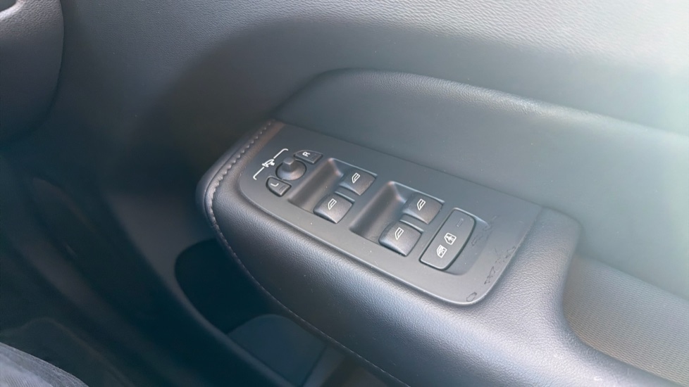 Used Volvo XC60 2023 for sale - 76908555: Photo 22