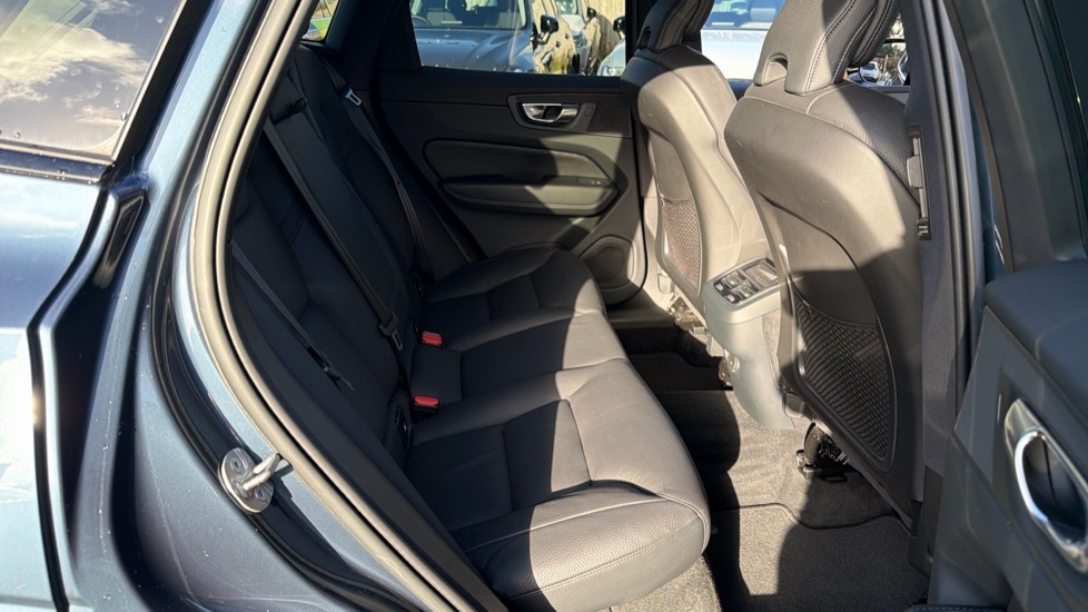Used Volvo XC60 2023 for sale - 76908555: Photo 6