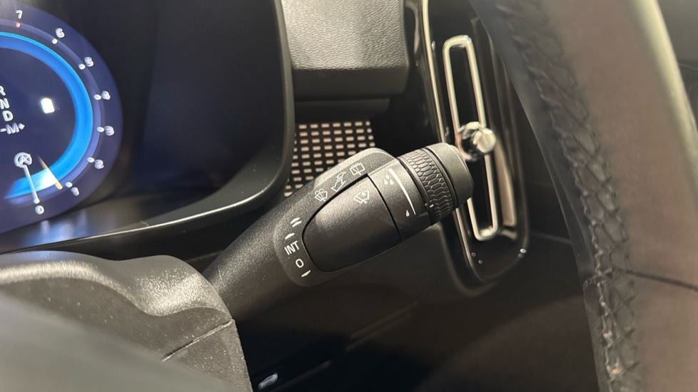 Used Volvo XC40 2025 for sale - 77251395: Photo 21