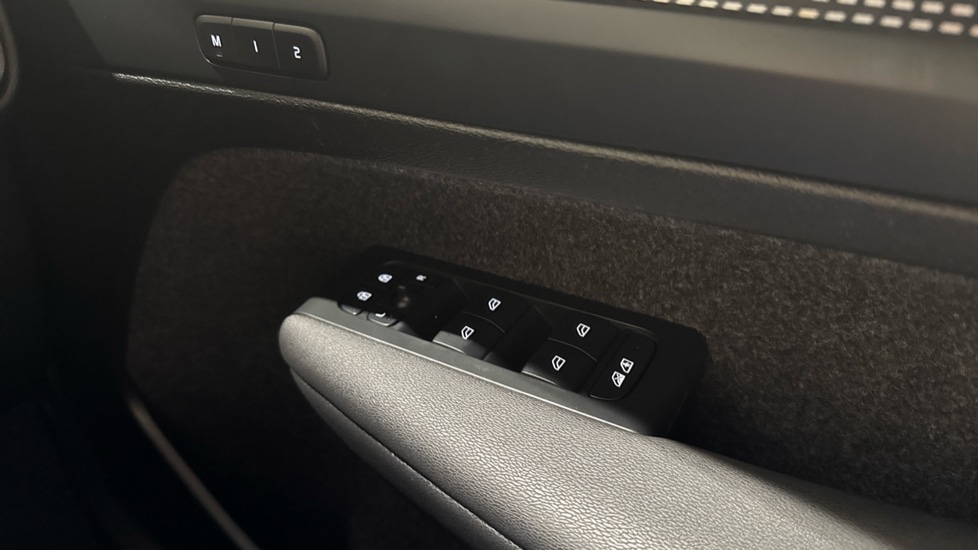 Used Volvo XC40 2025 for sale - 77251395: Photo 22