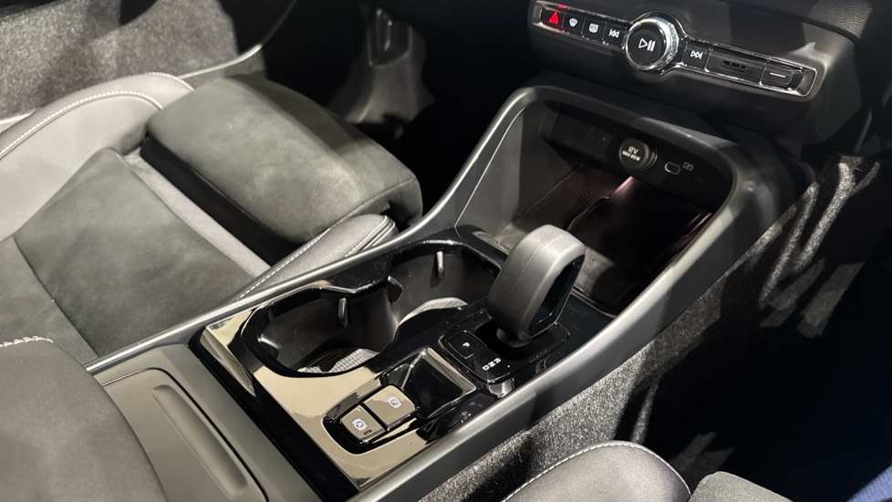 Used Volvo XC40 2025 for sale - 77251395: Photo 24