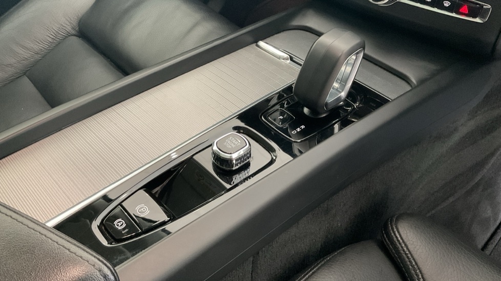 Used Volvo XC60 2023 for sale - 76706287: Photo 25