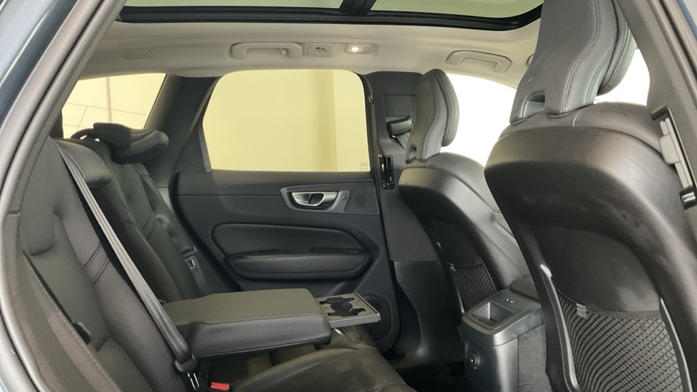Used Volvo XC60 2023 for sale - 76706287: Photo 6