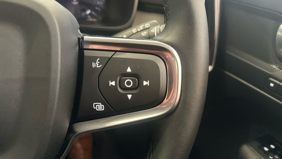 Used Volvo XC40 2025 for sale - 77653618: Photo 14