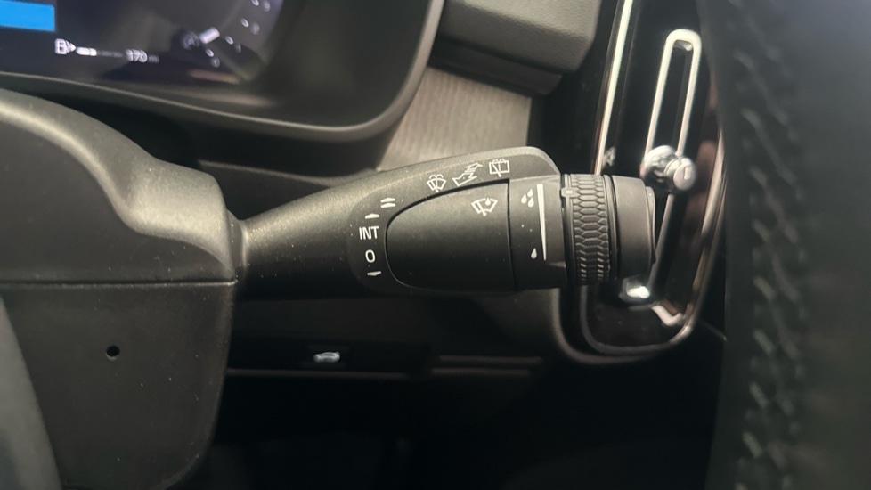 Used Volvo XC40 2025 for sale - 77653618: Photo 16