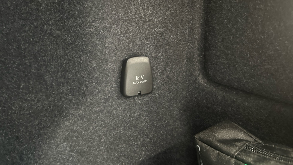 Used Volvo XC40 2025 for sale - 77653618: Photo 21