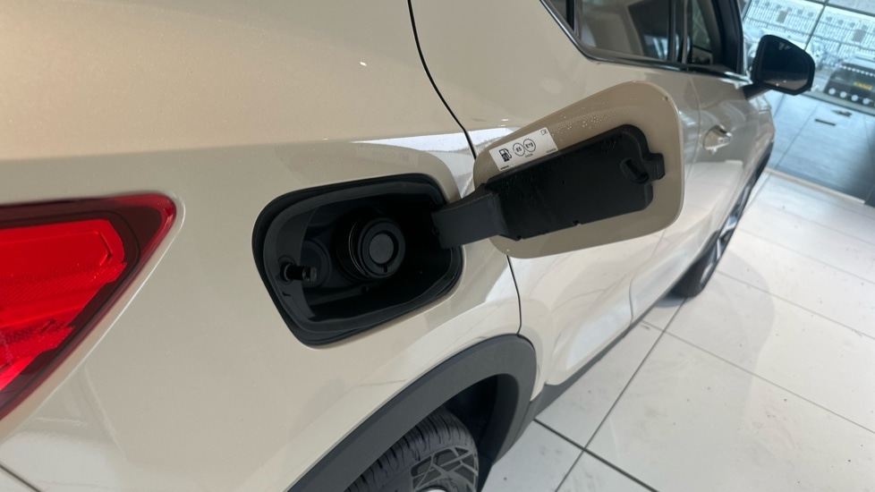 Used Volvo XC40 2025 for sale - 77653618: Photo 25