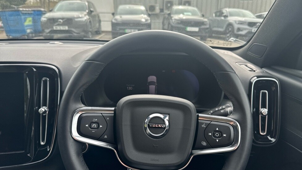 Used Volvo XC40 2023 for sale - 78209722: Photo 10