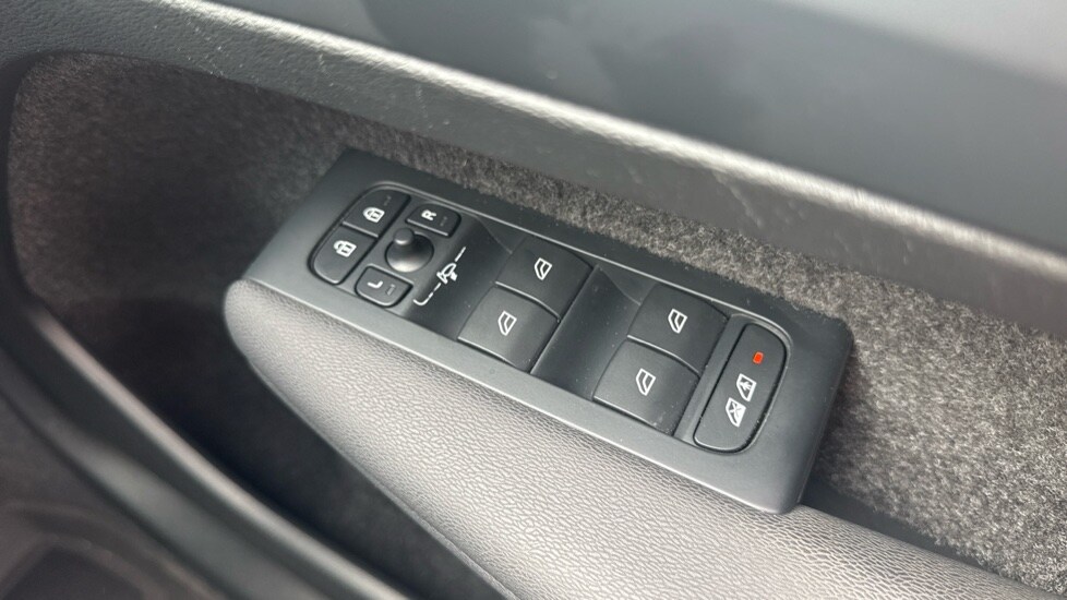 Used Volvo XC40 2023 for sale - 78209722: Photo 22