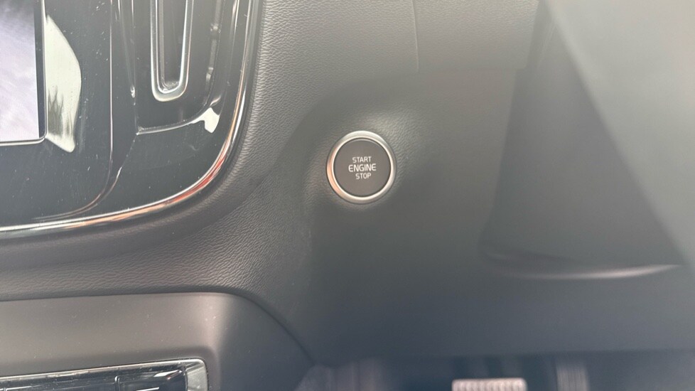 Used Volvo XC40 2023 for sale - 78209722: Photo 24