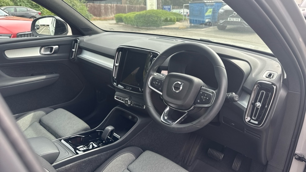 Used Volvo XC40 2023 for sale - 78209722: Photo 4