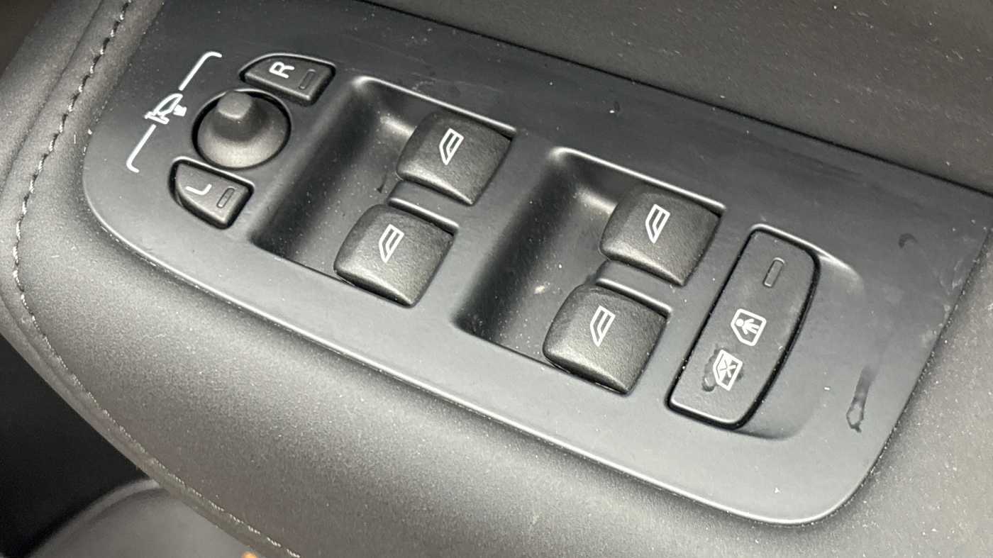 Used Volvo XC60 2025 for sale - 78139296: Photo 25