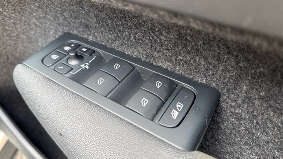 Used Volvo XC40 2023 for sale - 78213067: Photo 21