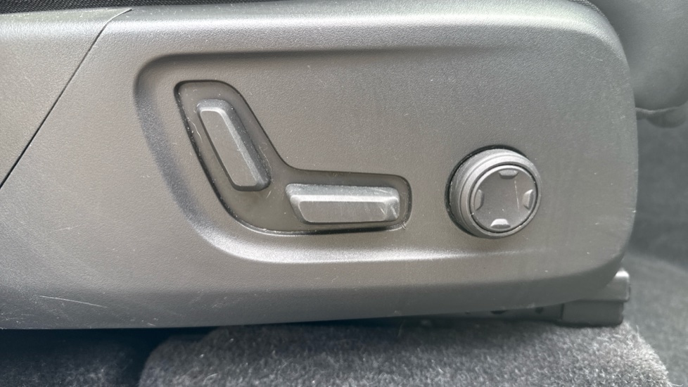 Used Volvo XC40 2023 for sale - 78213067: Photo 25