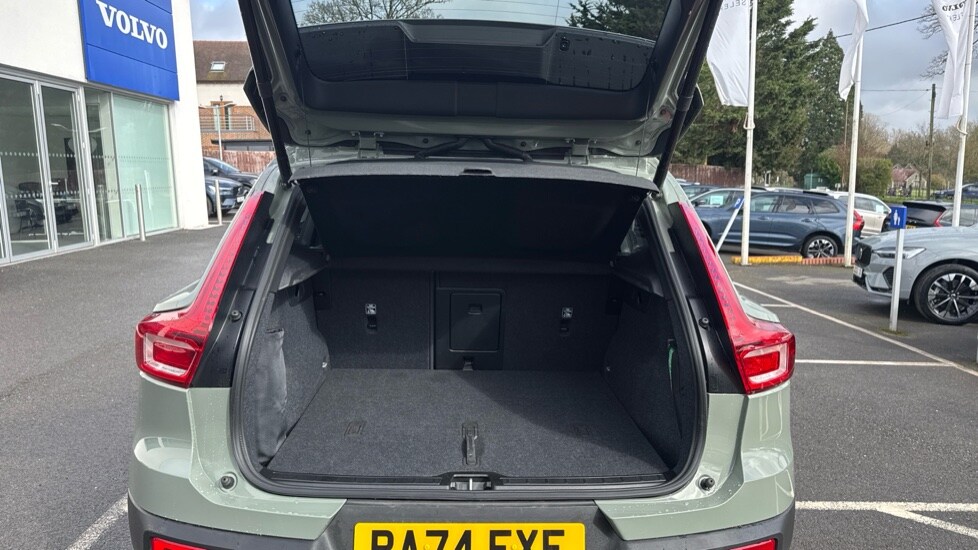 Used Volvo XC40 2025 for sale - 77721526: Photo 13