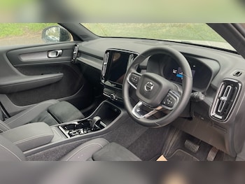 Used Volvo XC40 2024 for sale - 78259114: Photo