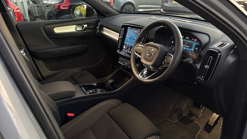 Used Volvo XC40 2025 for sale - 77151946: Photo 4