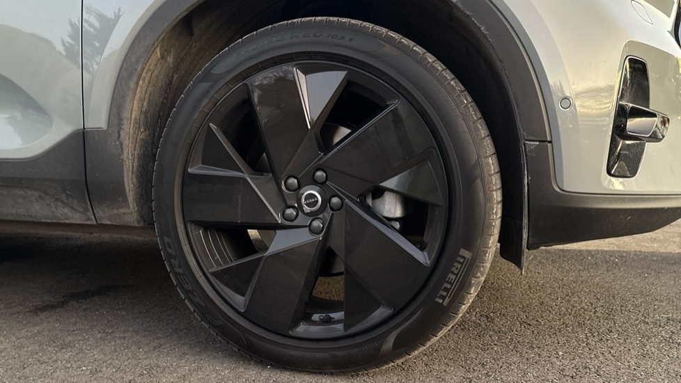 Used Volvo XC40 2025 for sale - 77151946: Photo 9