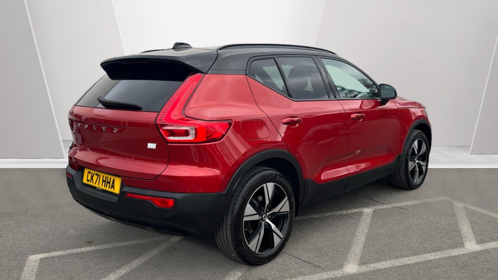 Used Volvo XC40 2021 for sale - 76722655: Photo 2